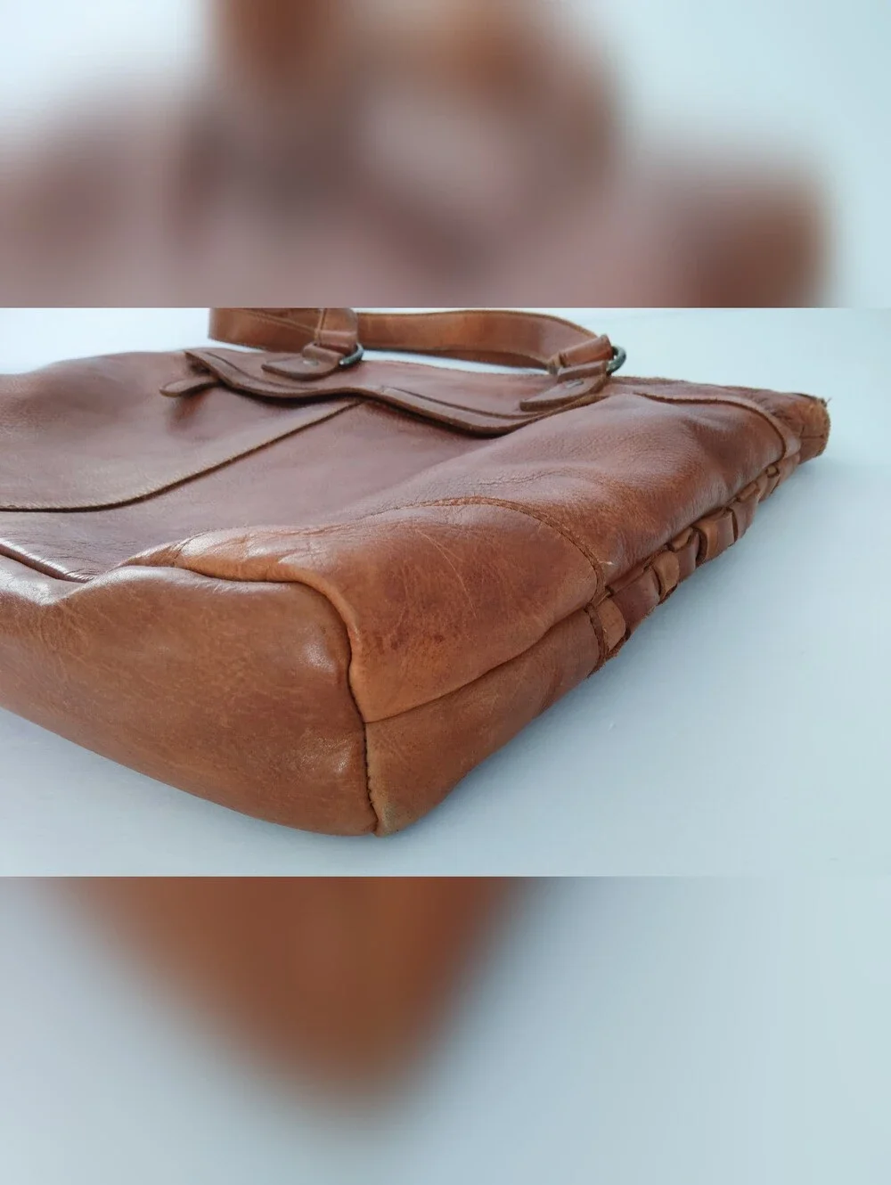Vilenca Holand Classic Woven Leather Laptop Bag. Pre-owned.